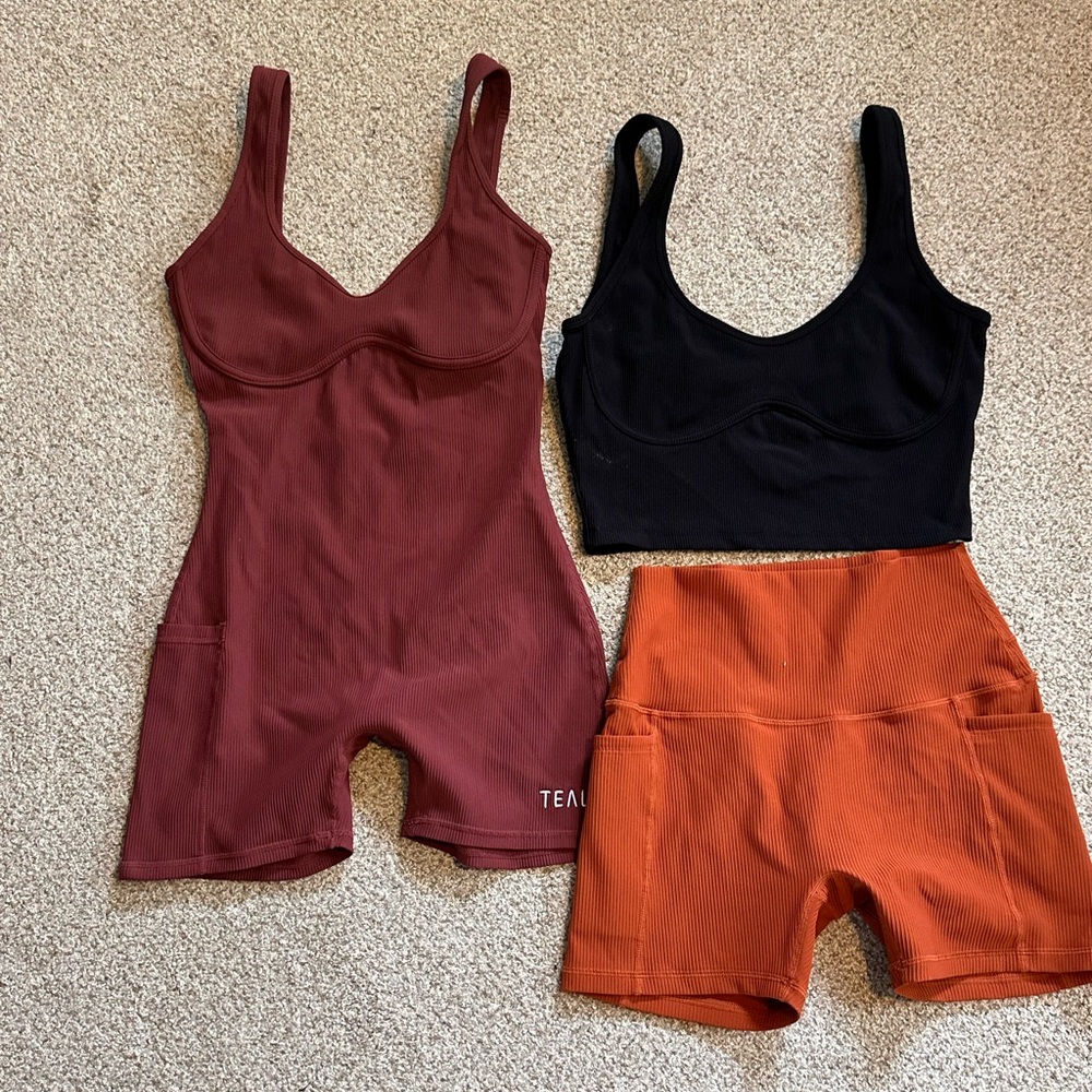 ❌SOLD❌ 3 pc. TEAL Hawaii active wear haul 

One piece M
Top L
Bottom M